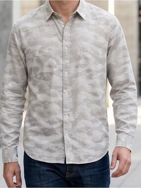 NWOT Long Sleeve Button Up Holiday Linen /Cotton Dress Shirt
